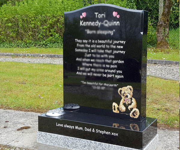 Upright black granite headstones plaques with carving teddy beer grave decoration